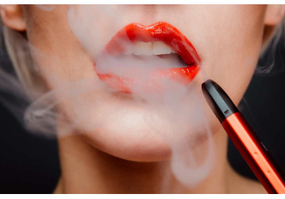 PG și VG - ce sunt cele două lichide și ce rol au în vaping? Descoperă cum influențează aroma, cantitatea de vapori și senzația la inhalare!