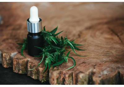 CBD vs RSO: comparație și beneficiile uleiului de canabidiol și ale uleiului Rick Simpson